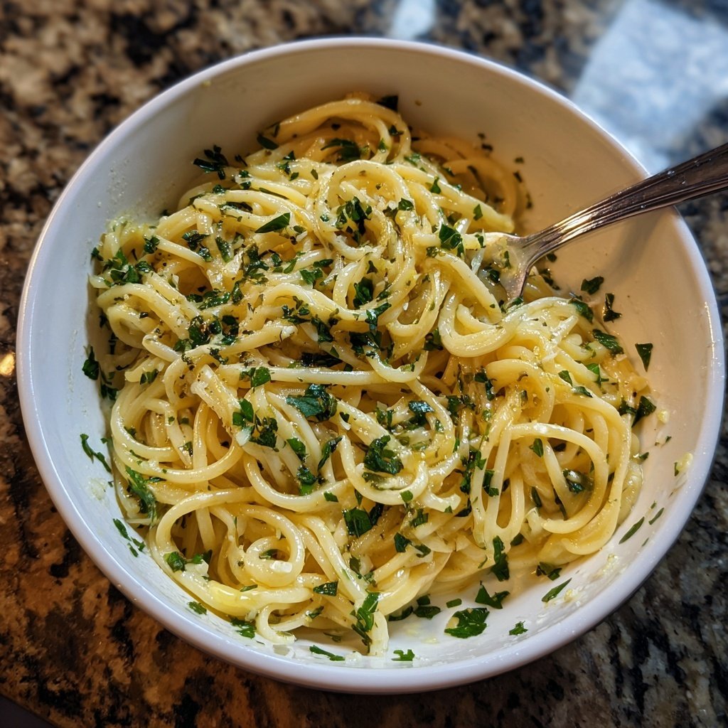 Quick & Easy 15-Minute Garlic Pasta